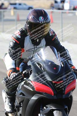 media/Dec-01-2025-Moto Forza (Mon) [[2daa91e15f]]/4-Around the Pits/